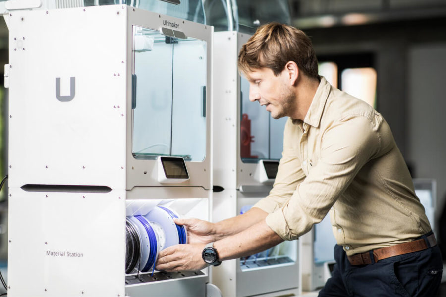 ultimaker pro materiaal station in gebruik